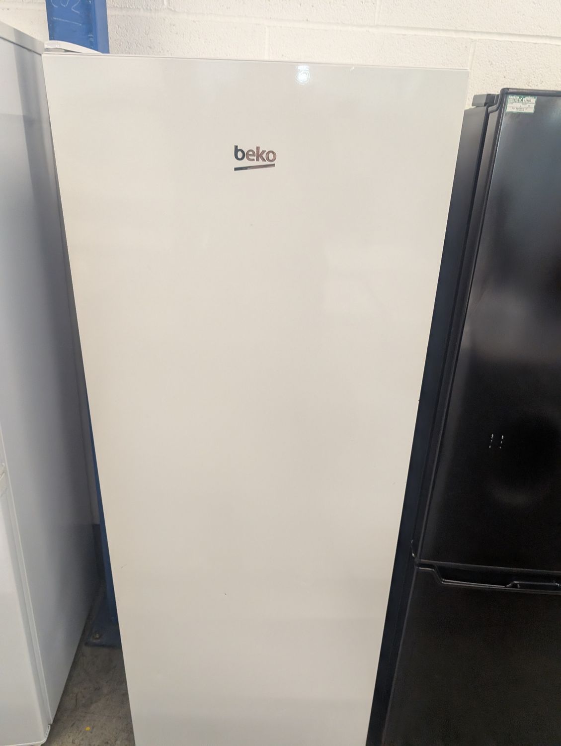 Beko FFG1545W Tall Freezer White H147cm W54cm D57cm