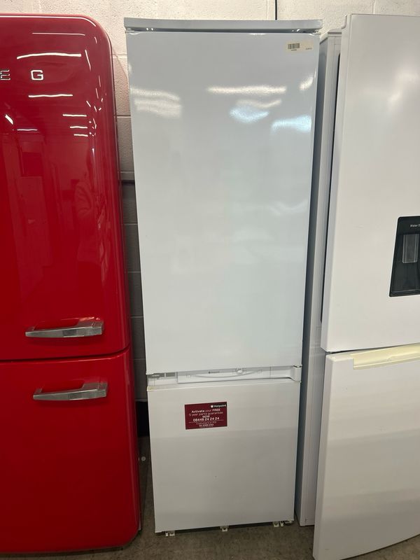 Hotpoint HMB312AAI 70/30 Integrated Frost Free Fridge Freezer H178cm W54cm