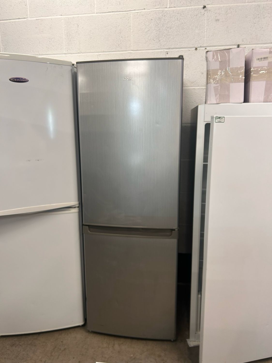 Logik L50BS23 Fridge Freezer H142cm W49cm Silver
