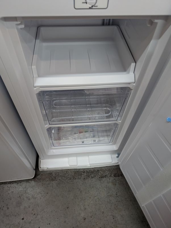 #Teknix UC48F2W Under Counter Freezer White W48cm H85cm D45cm