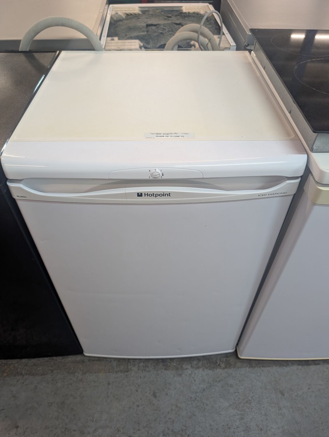 Hotpoint RLAV21P Undercounter Fridge H84cm W54.5cm White