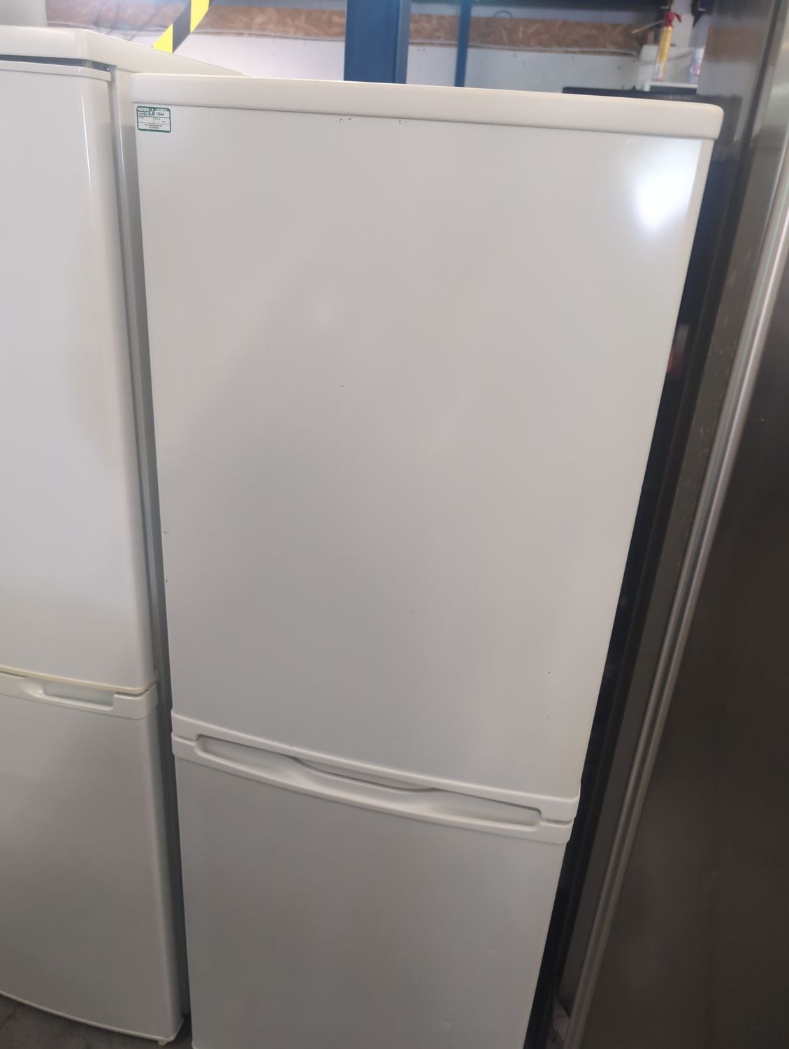 Logik LFC152W14 Fridge Freezer H152cm W50cm White 