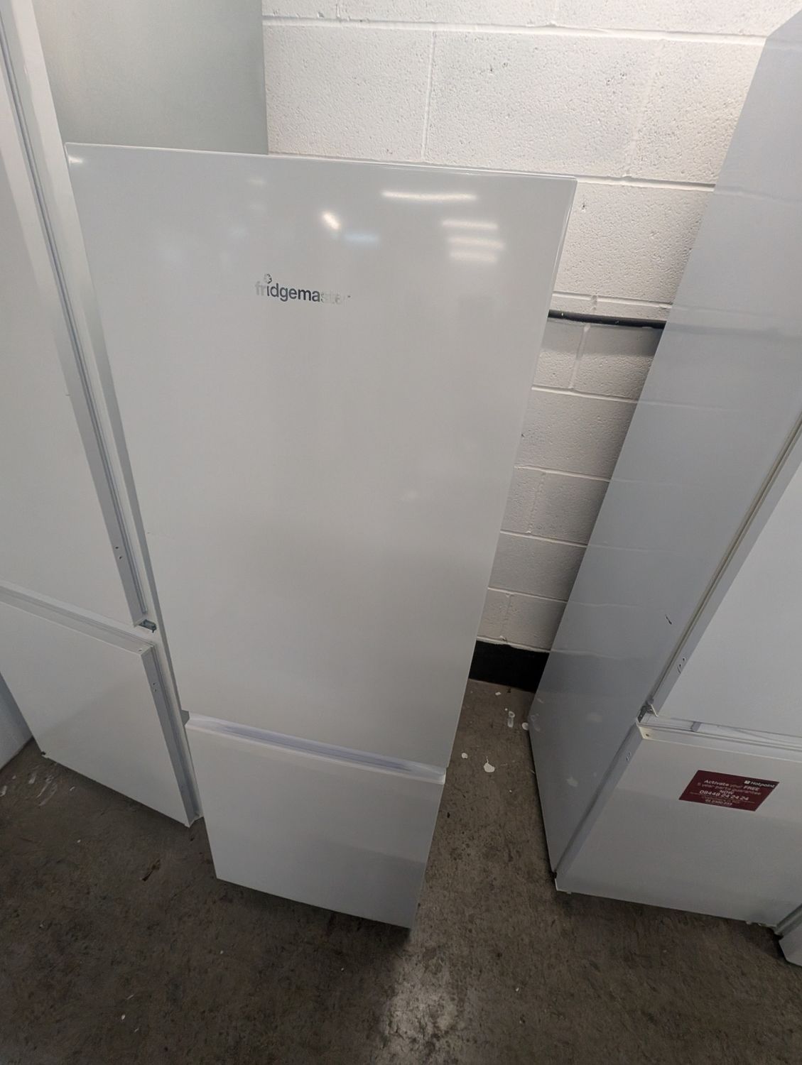 Fridgemaster MC50165AE Fridge Freezer H143cm W49.5cm  D56.2cm