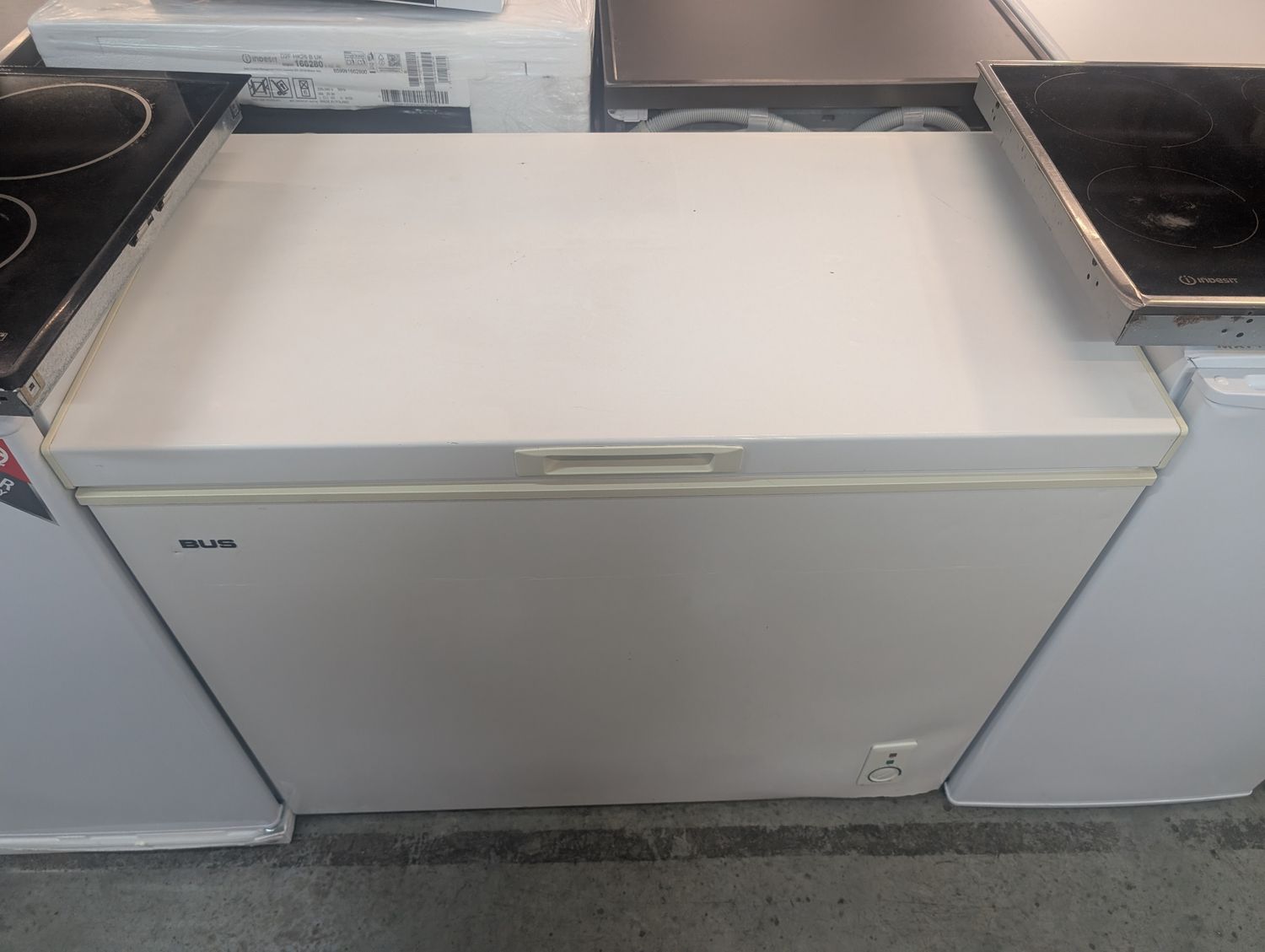 Bush BSCF200A1 Chest Freezer - White 99L W98cm H52cm D52cm