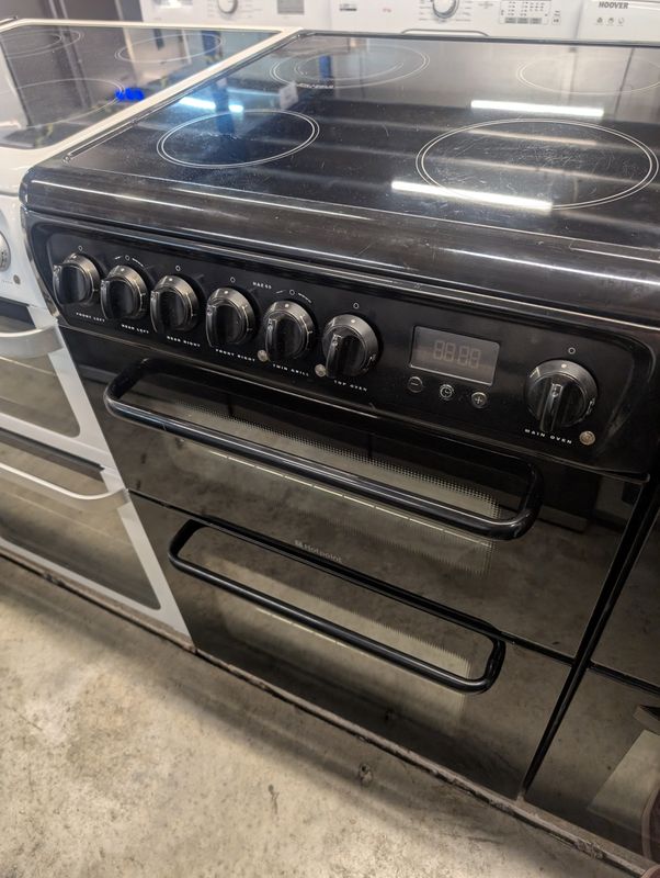 Hotpoint HAE60K S 60cm Electric Cooker with Ceramic Hob Black   