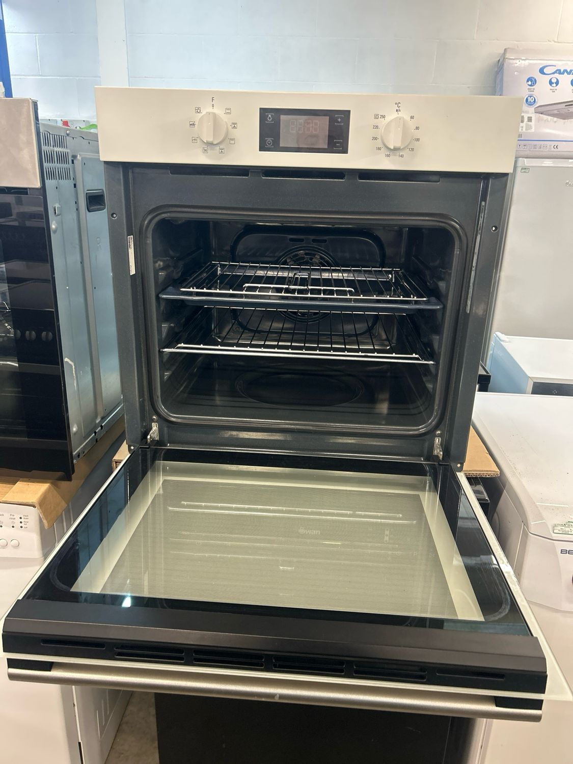 Hotpoint Single Built in Oven 60cm White