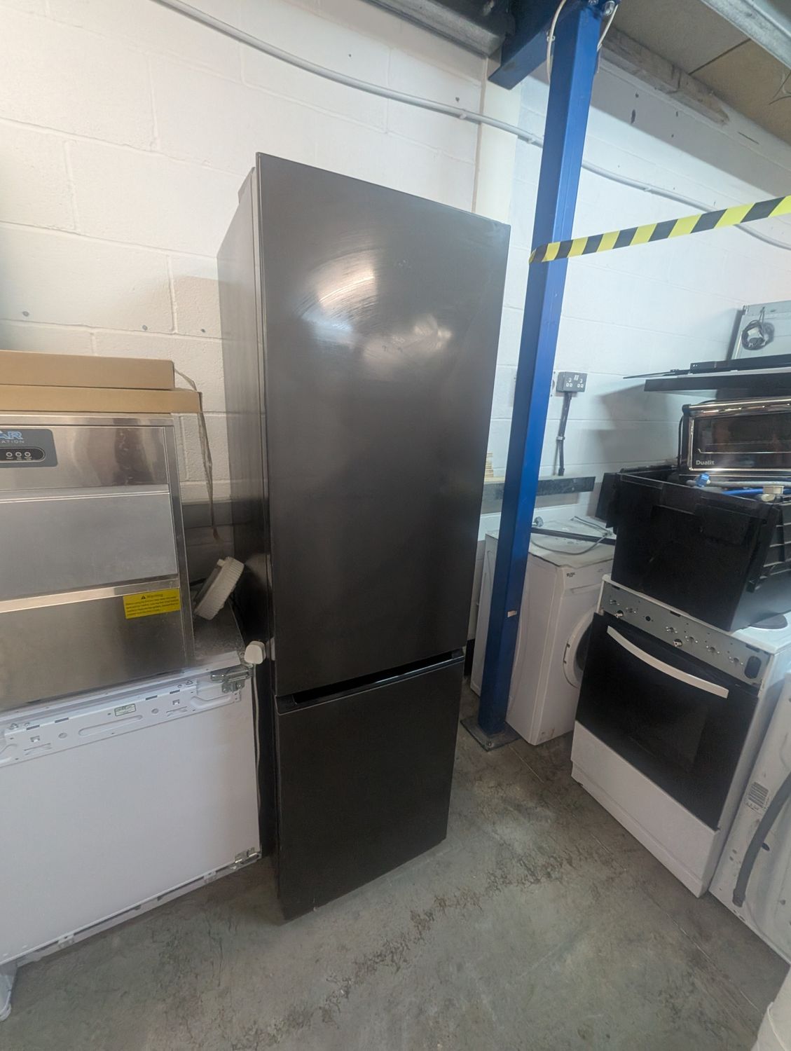 TCL RF282BSF0UK Fridge Freezer Grey H182cm W54cm 70/30