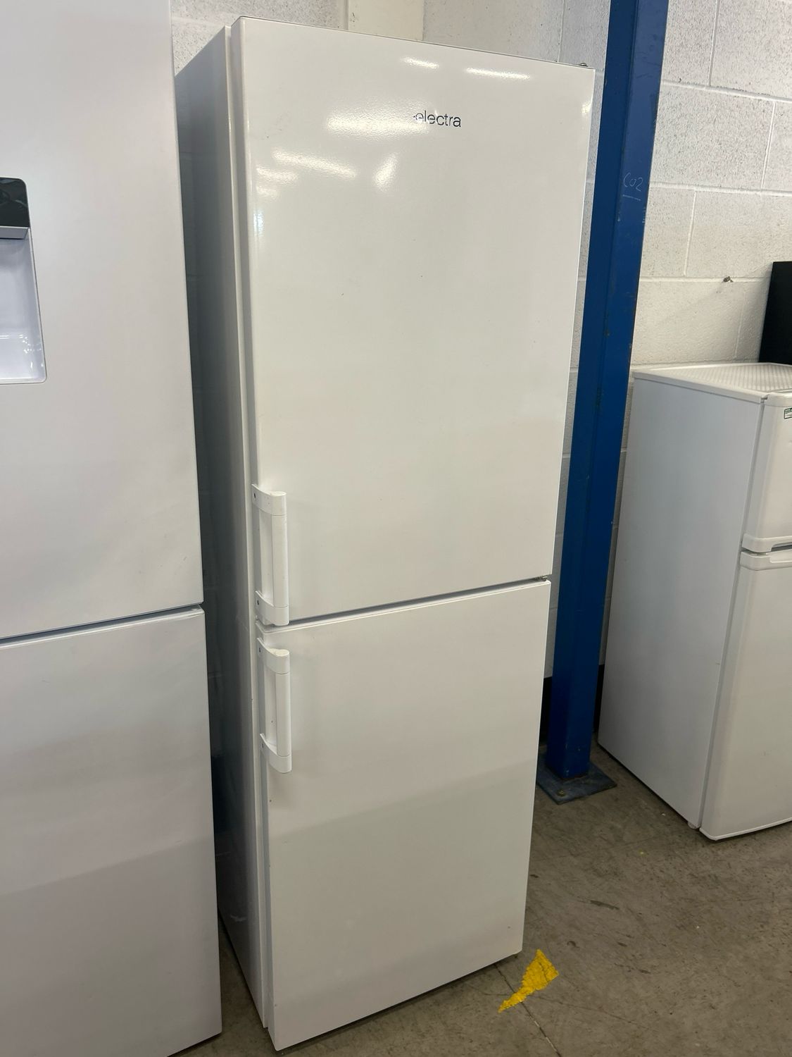 Electra ECFF165W Fridge Freezer H167cm W54cm White