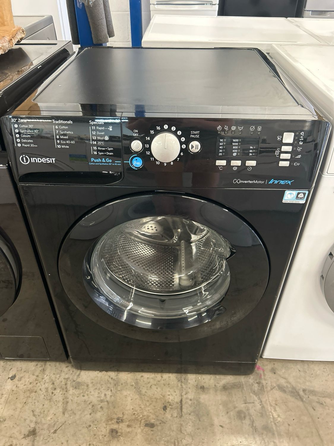 Indesit Innex 10kg 1600rpm Washing Machine Black