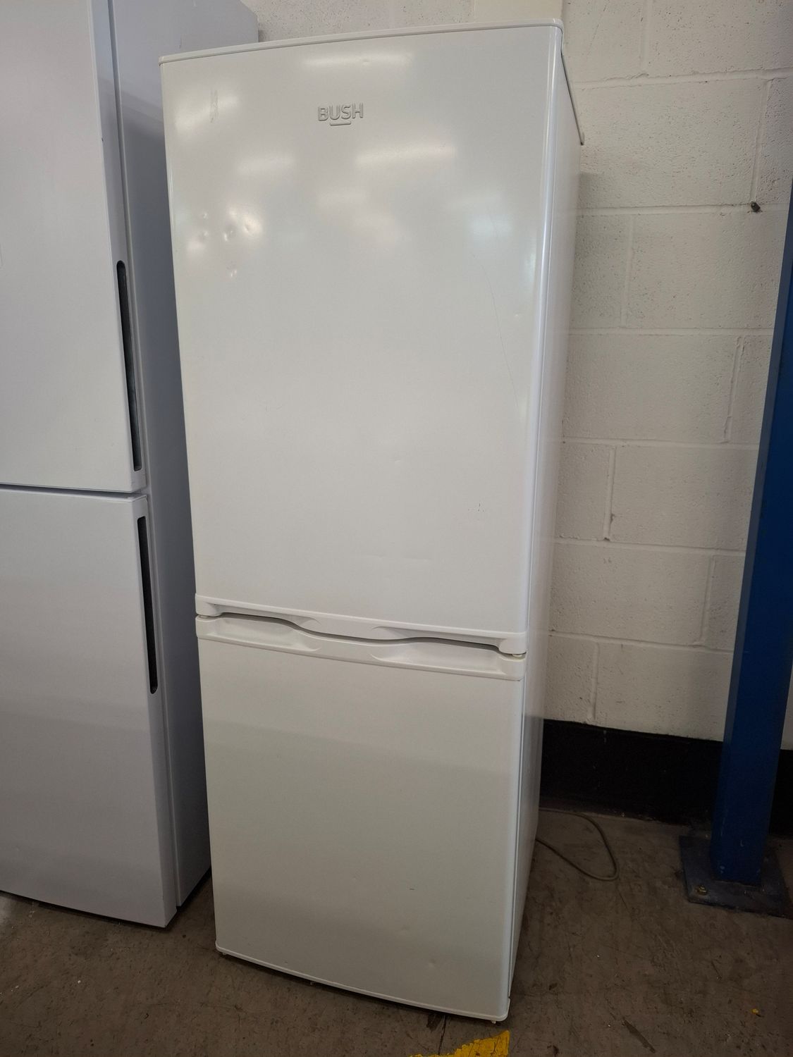 Fridgemaster M55152SW Fridge Freezer White D56cm W55cm H150cm