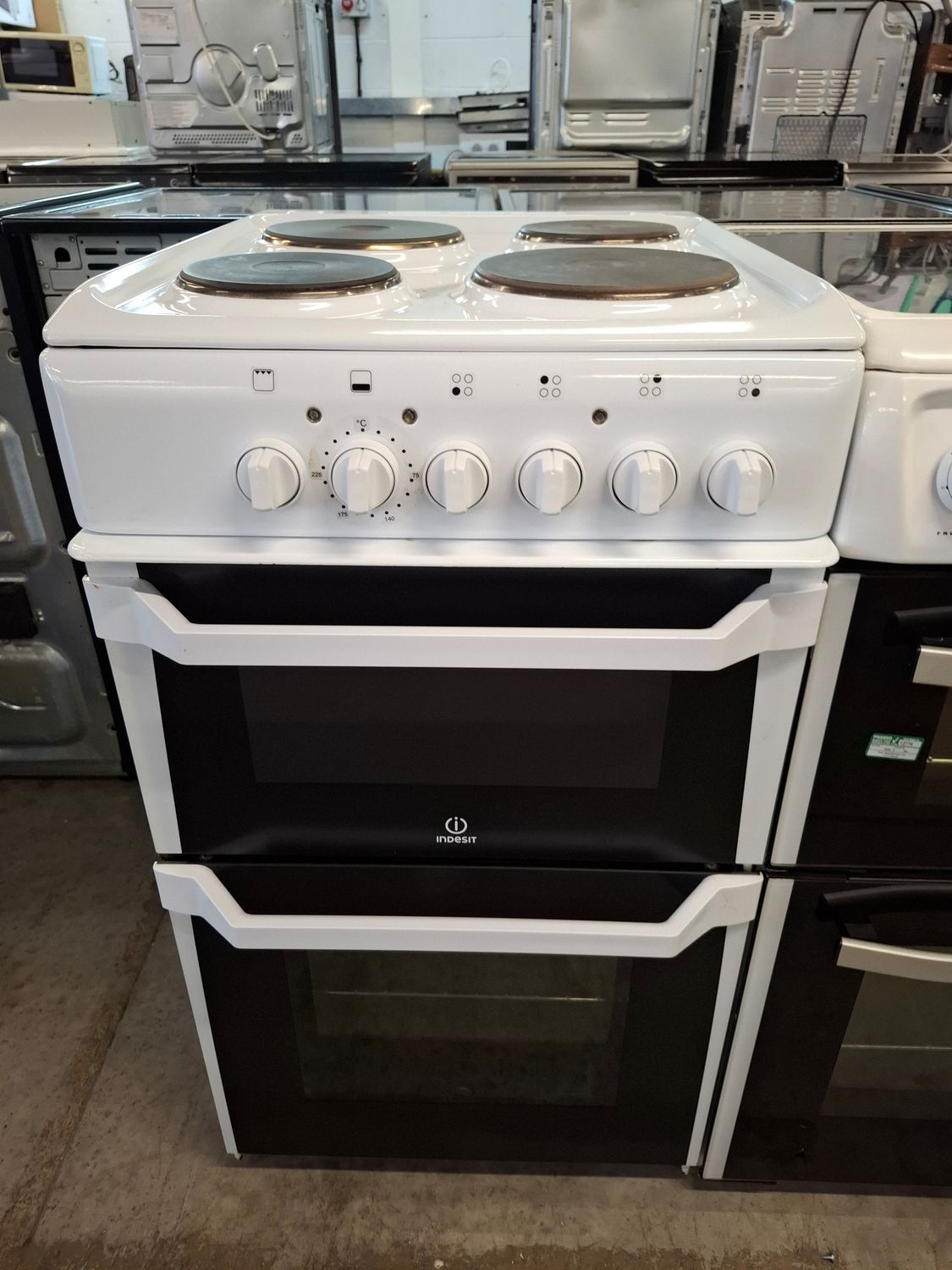 Indesit IT50W 50cm Electric Cooker Solid Hobs Twin Cavity