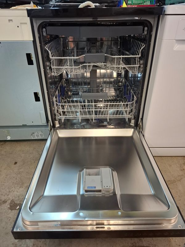 Beko DFN28R22B 60cm Freestanding Full Size Dishwasher Black