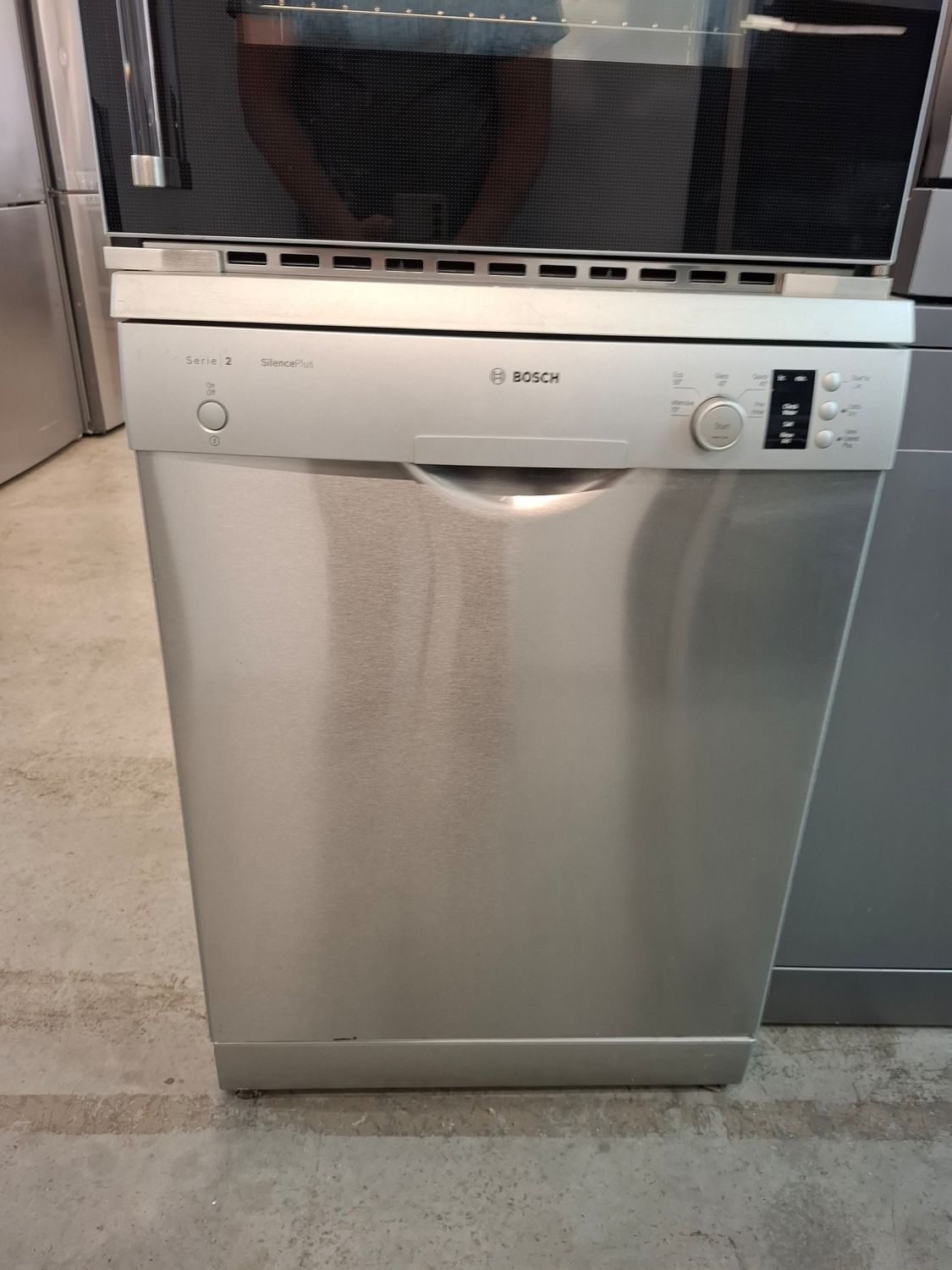 Bosch SMS25EI00G/56 60cm Full Size Freestanding Dishwasher Silver