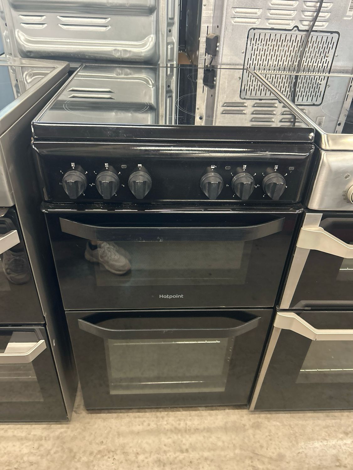 :Hotpoint HD5V92KCBUK 50cm Electric Cooker Ceramic Hobs Black