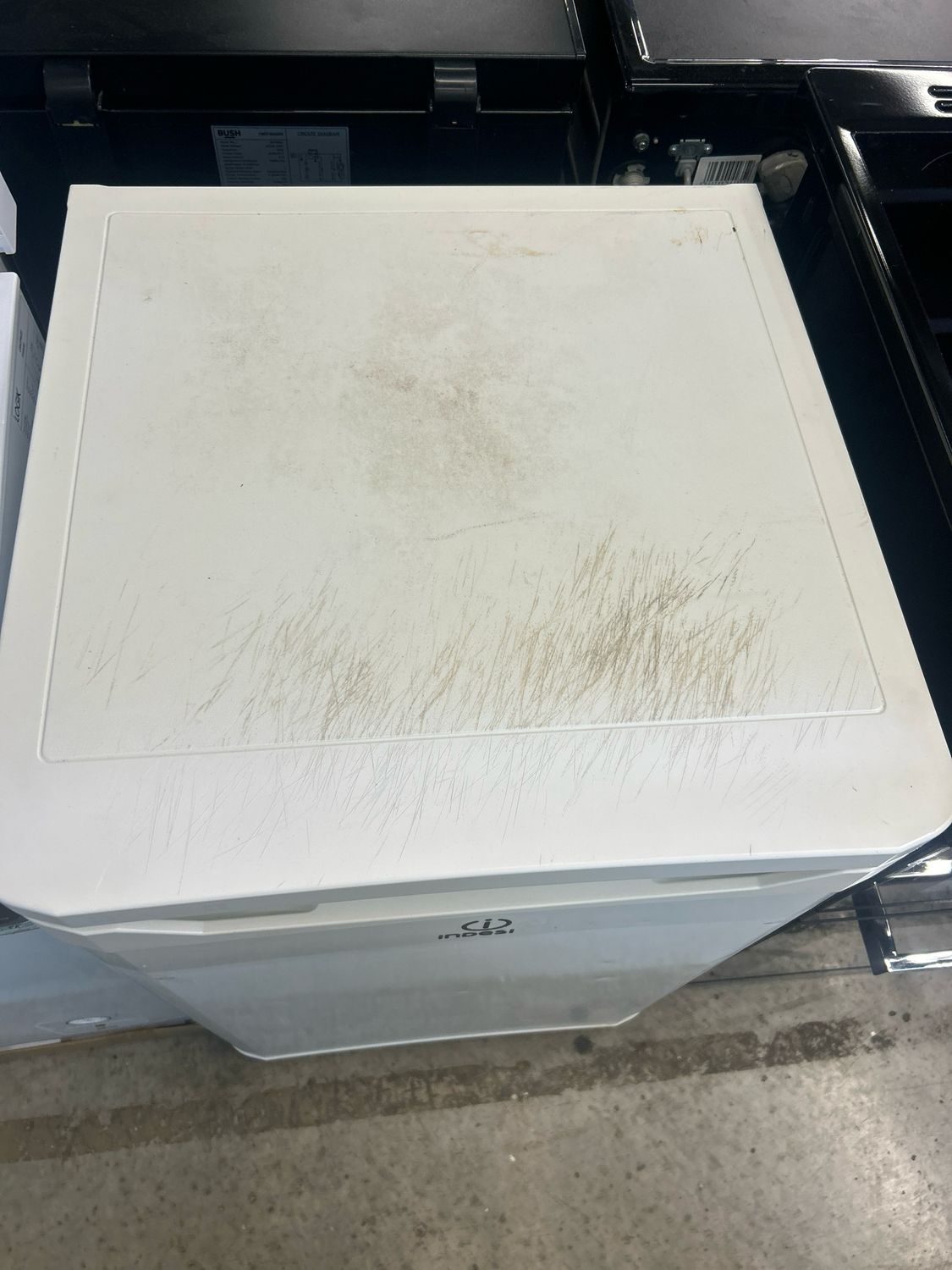 Indesit TFAA10 Under Counter Fridge With Ice Box H86cm W55cm D56cm