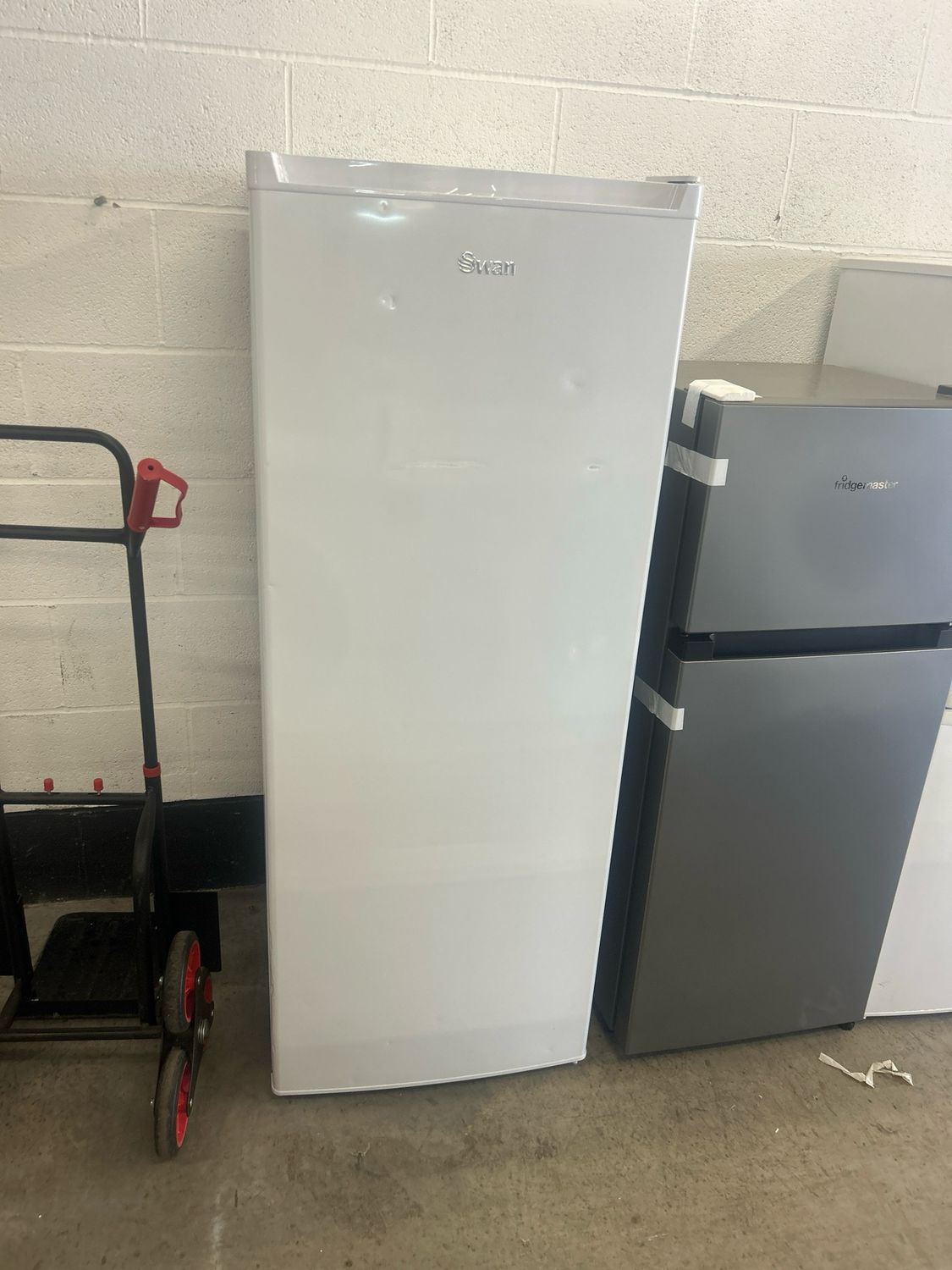 Swan SR15671W Tall Freezer White H143cm W55cm