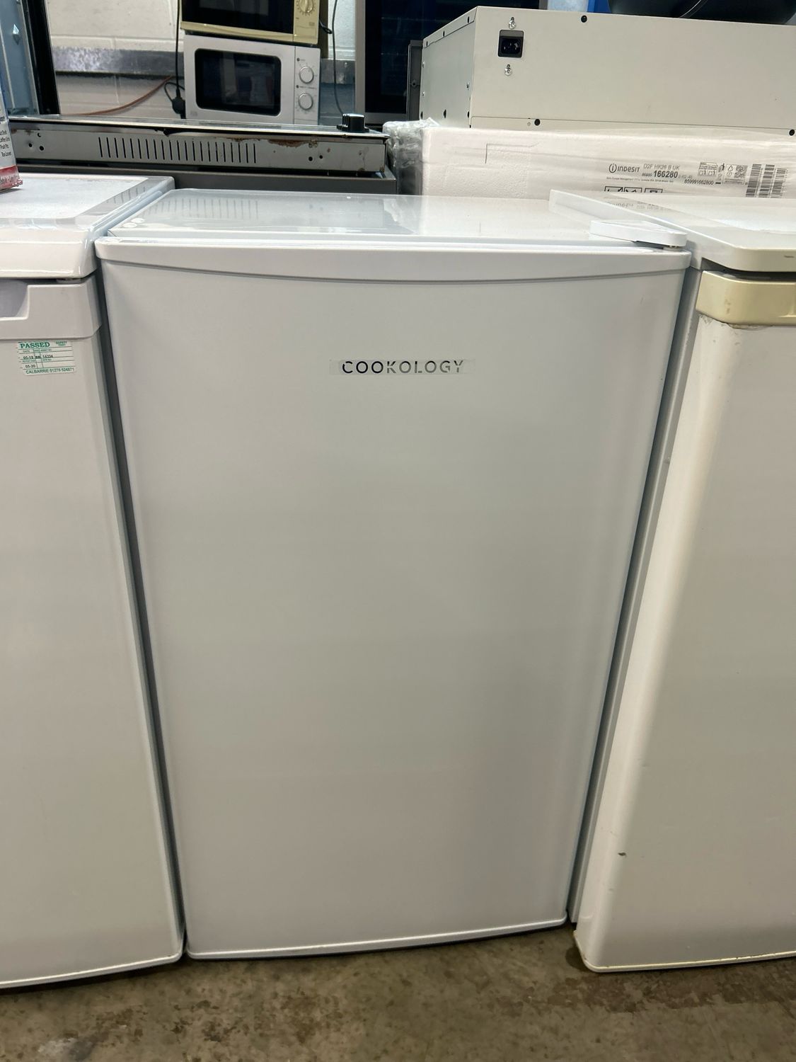 Cookology LUCFZ60WH/E 47cm Under Counter Freezer White