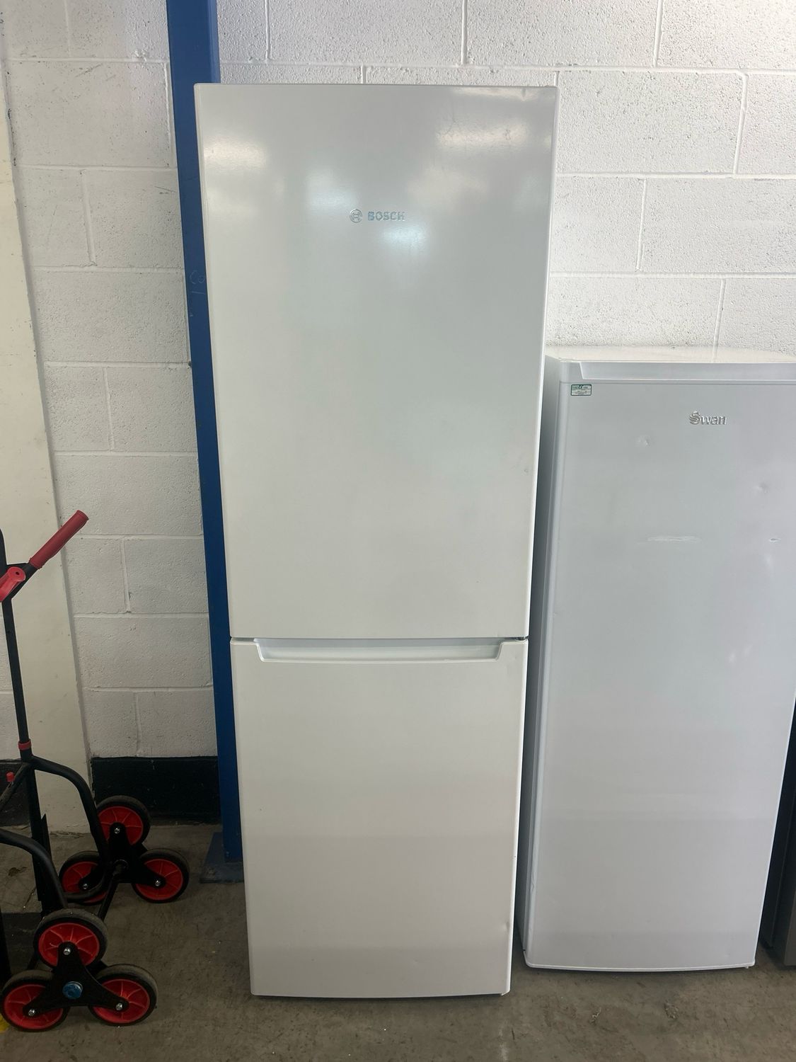 Bosch KGN34NW Fridge Freezer White H187cm W60cm