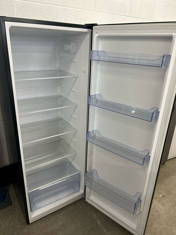 Swan SR15680B Larder Fridge H143cm W54cm Black