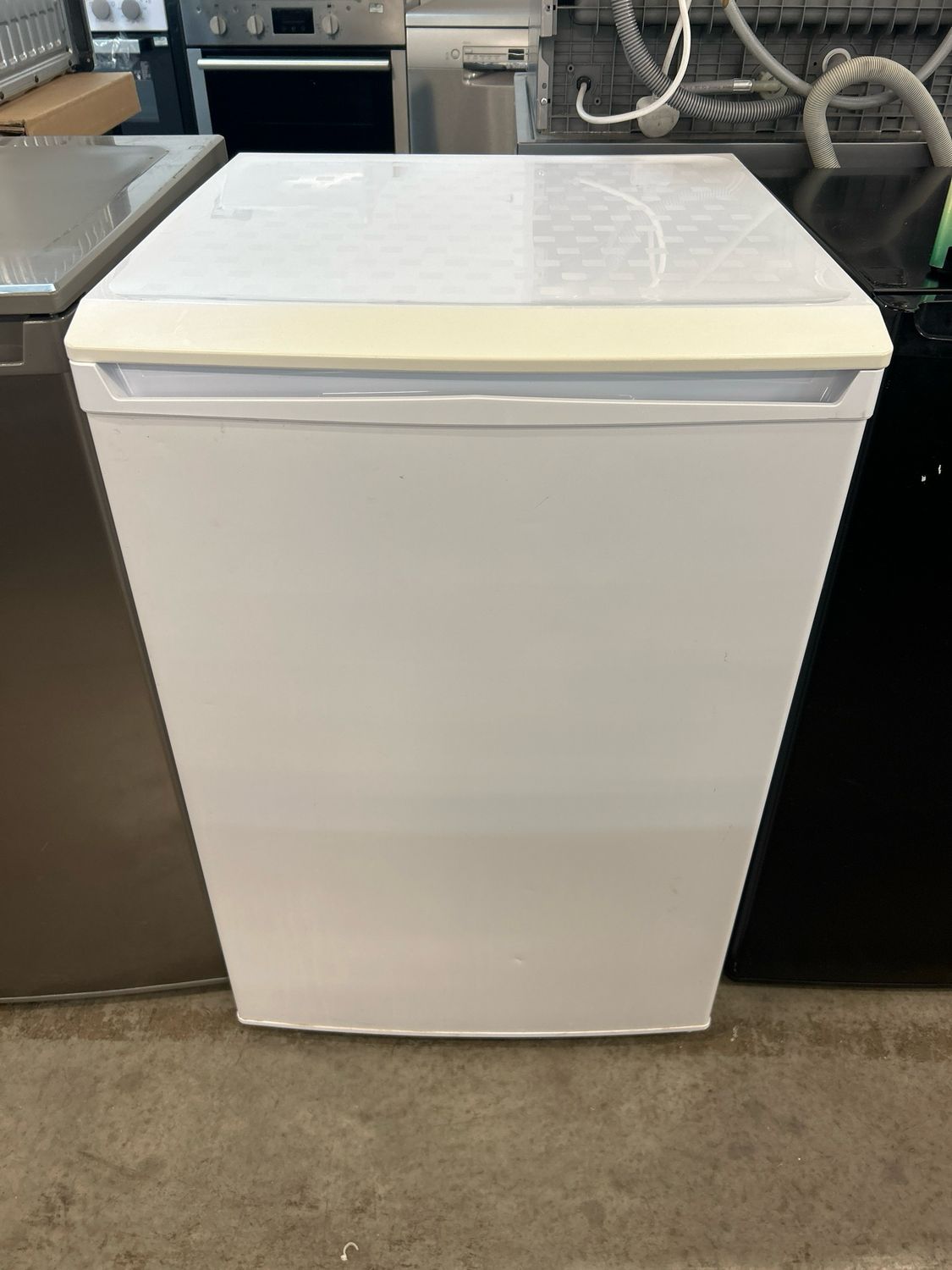 Essentials W55cm Under Counter Freezer White