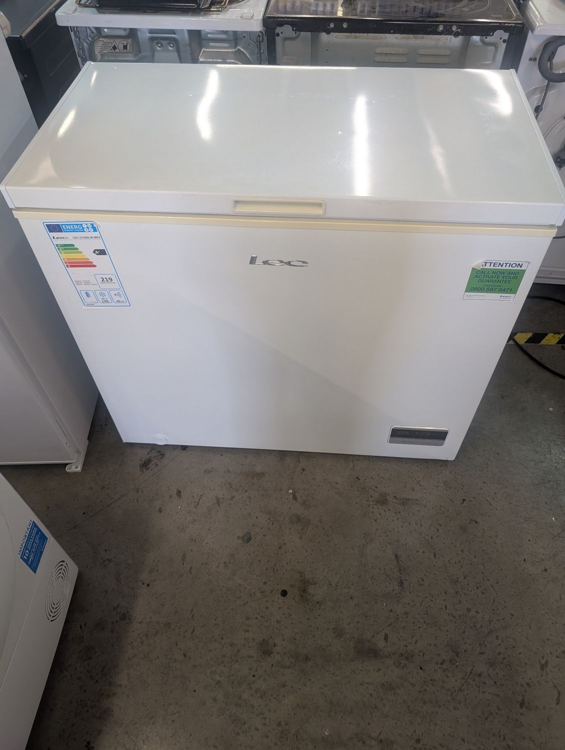 Lec CF200LW MK2 Chest Freezer 200L W95cm H85cm D50cm