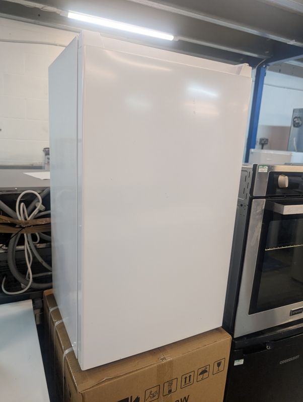 Essentials CUF48W22 47.5cm Under counter Freezer White