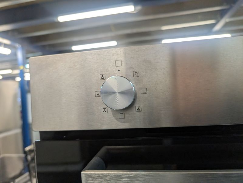 Electriq EQOVENM2SS Single Built in Oven 60cm Silver