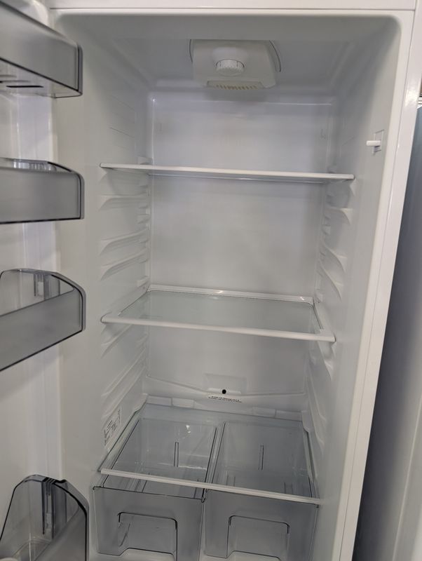 Lamona LAM6800 70/30 Integrated Fridge Freezer H177cm W54cm D52cm