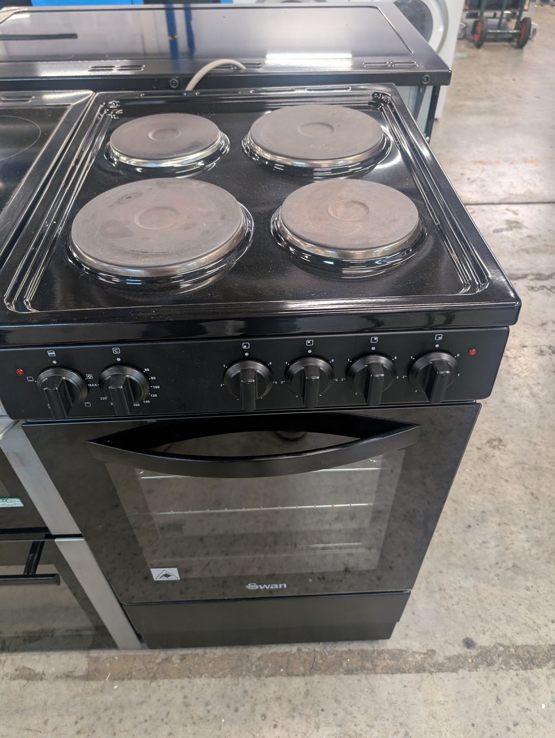 Swan SX16710B 50cm Electric Cooker Black
