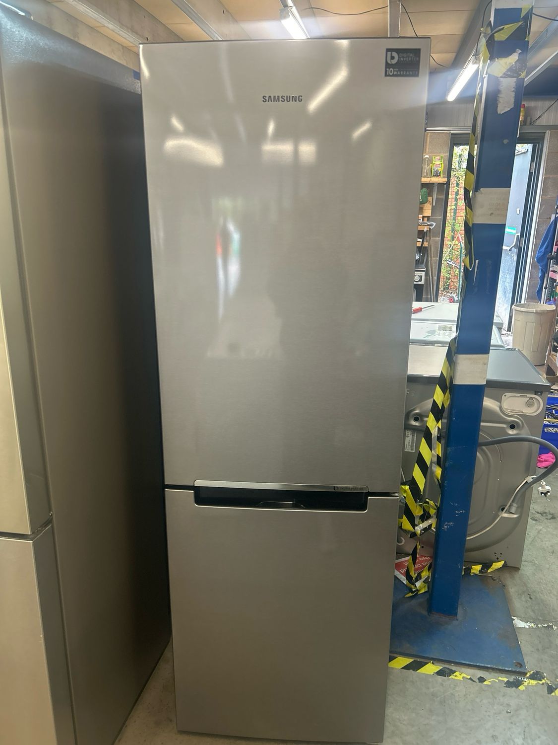 Samsung RB29 Fridge Freezer Silver H179cm W59cm D65cm