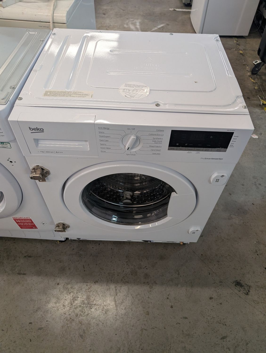 Howdens WIR76540F1 7KG 1600rpm Built in Integrated Washing Machine White