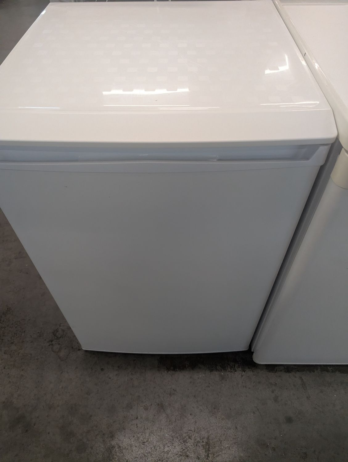 Essentials CUF55W19 55cm Under counter Freezer White