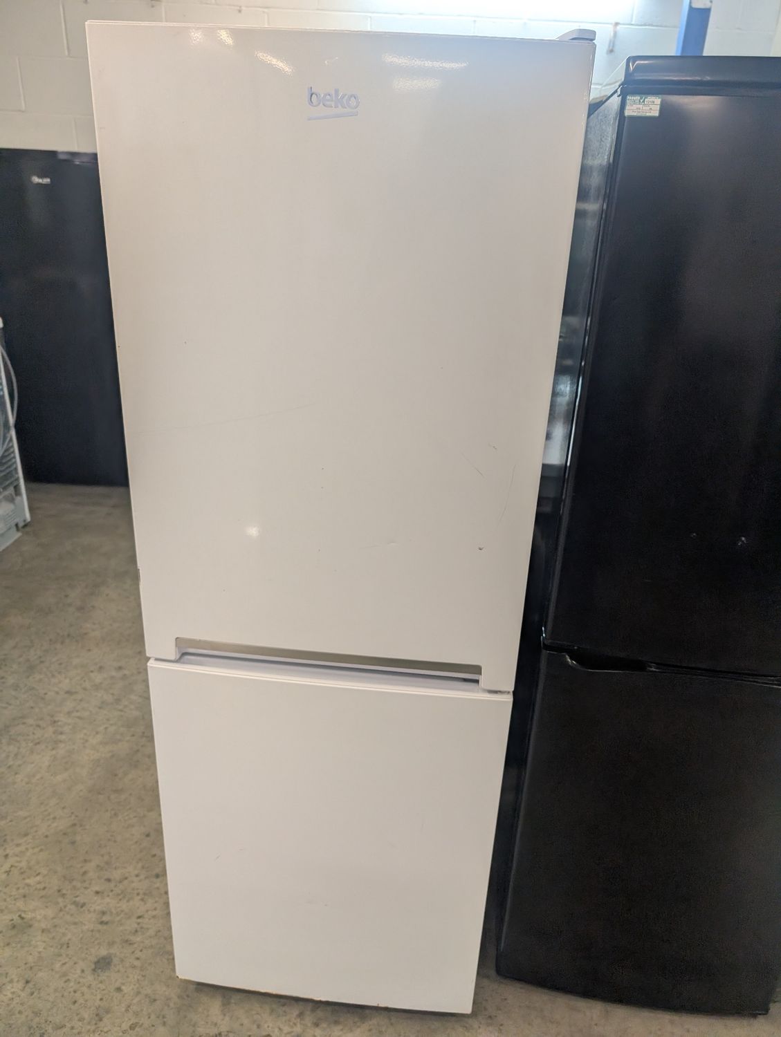 Beko K54240H Fridge Freezer White H152.5 W54 D54CM