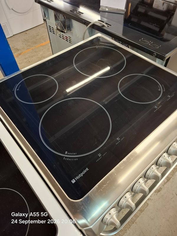 Hotpoint HUI611X 60Cm Freestanding Electric Induction Cooker
