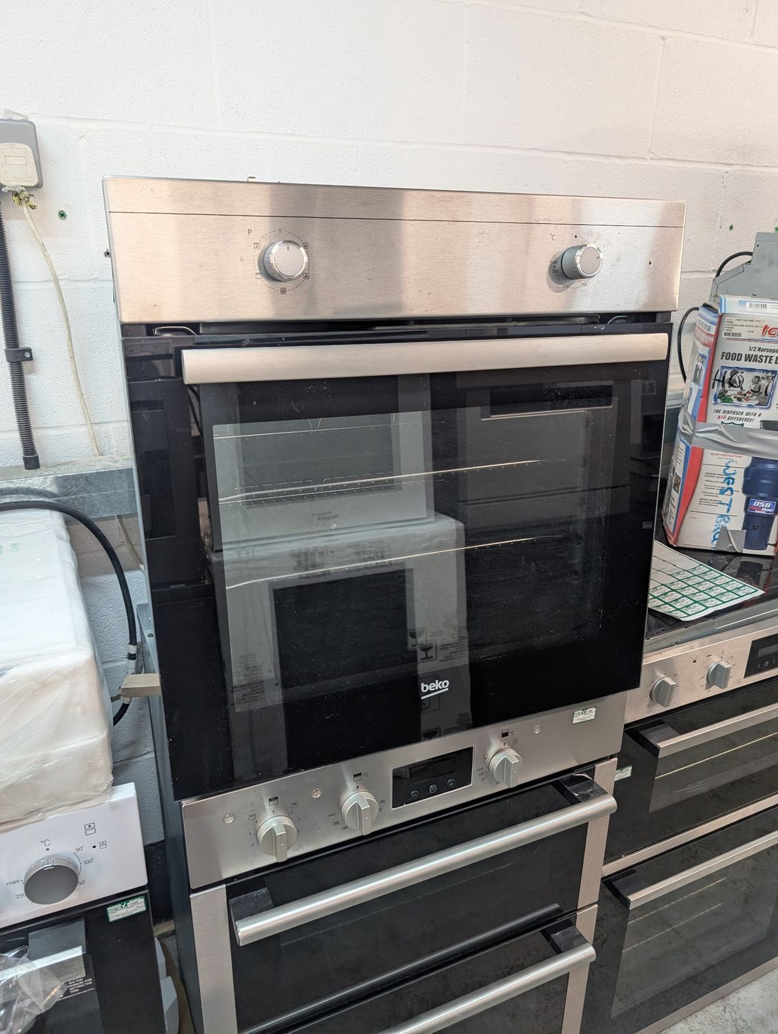 Beko QIF21X Built-In Single Electric Oven Stainless Steel 595mm x 595mm