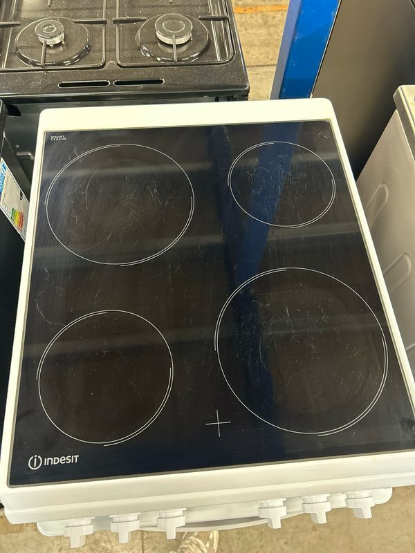 Indesit 50cm Electric Cooker Ceramic Hob White