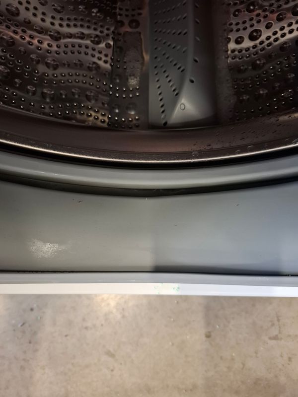 Bosch Series 8 WAW28660GB 9kg 1400rpm i-DOS Autodosing Washing Machine White