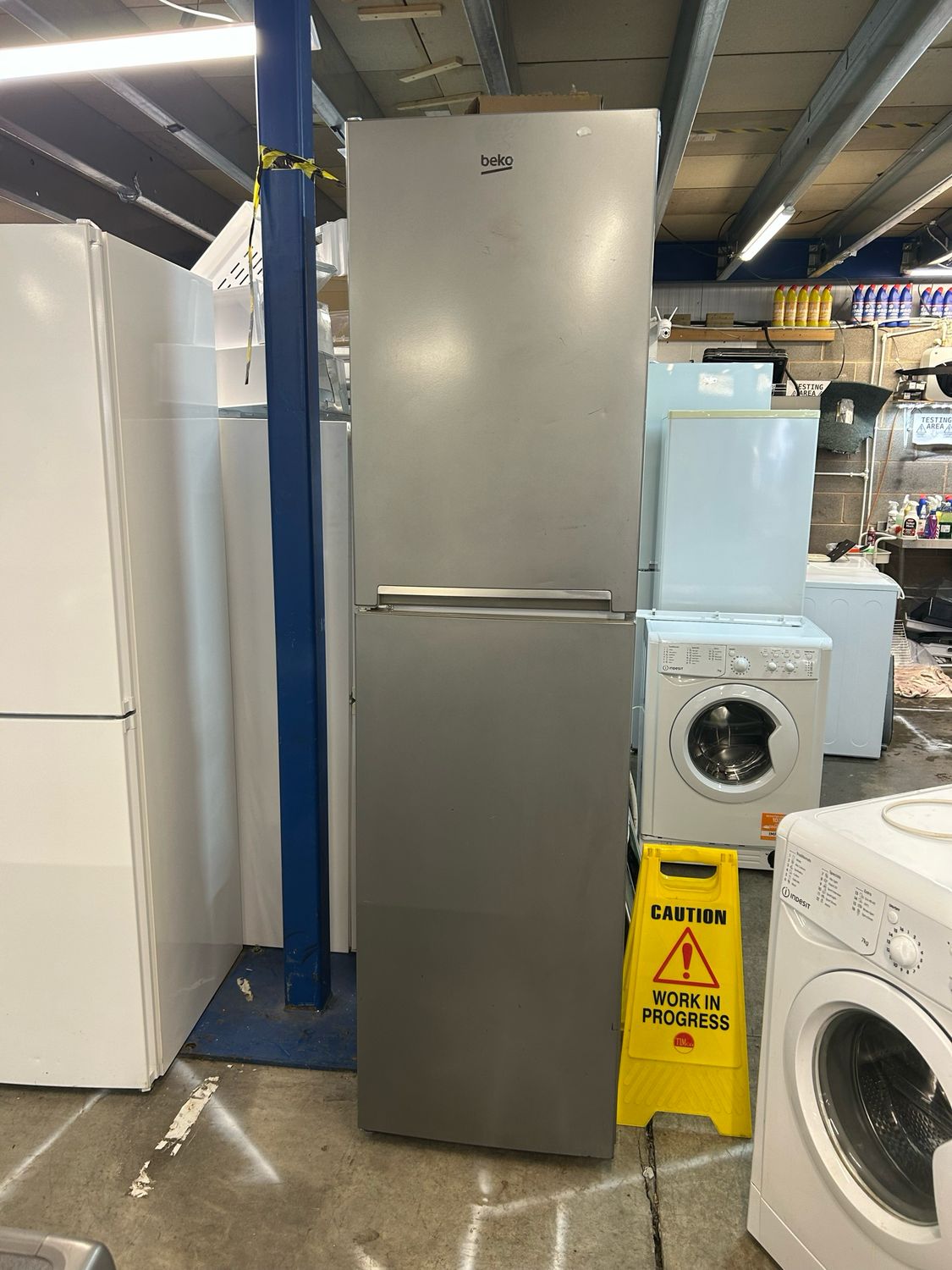 Beko K54325H Fridge Freezer Dark Grey H201cm W55cm D60cm