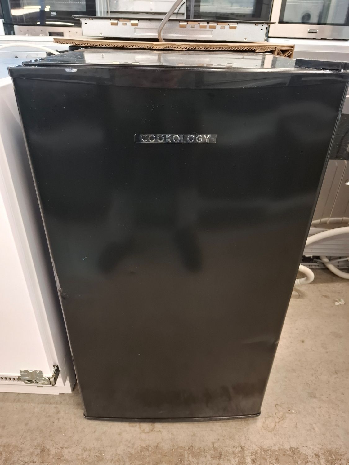 Cookology Under counter ice box Fridge Black W48cm H86cm D58cm