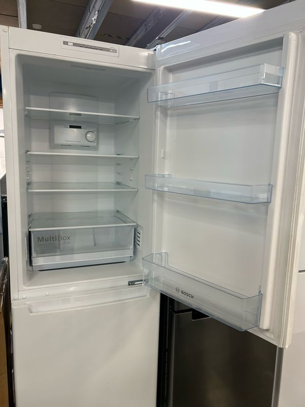Bosch KGN34NW3AG Fridge Freezer White H186cm W60cm D66cm