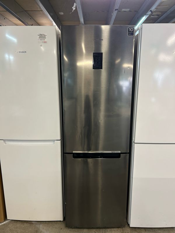Samsung RB31FERNBSS Fridge Freezer Silver H185cm W59cm D66cm