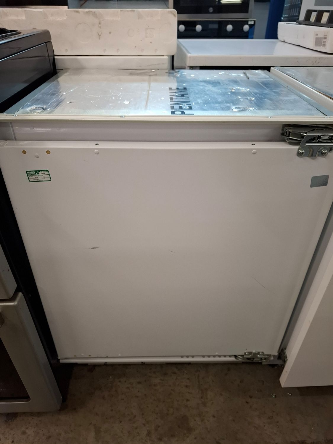 Indesit Integrated Fridge H82cm W59cm D55cm