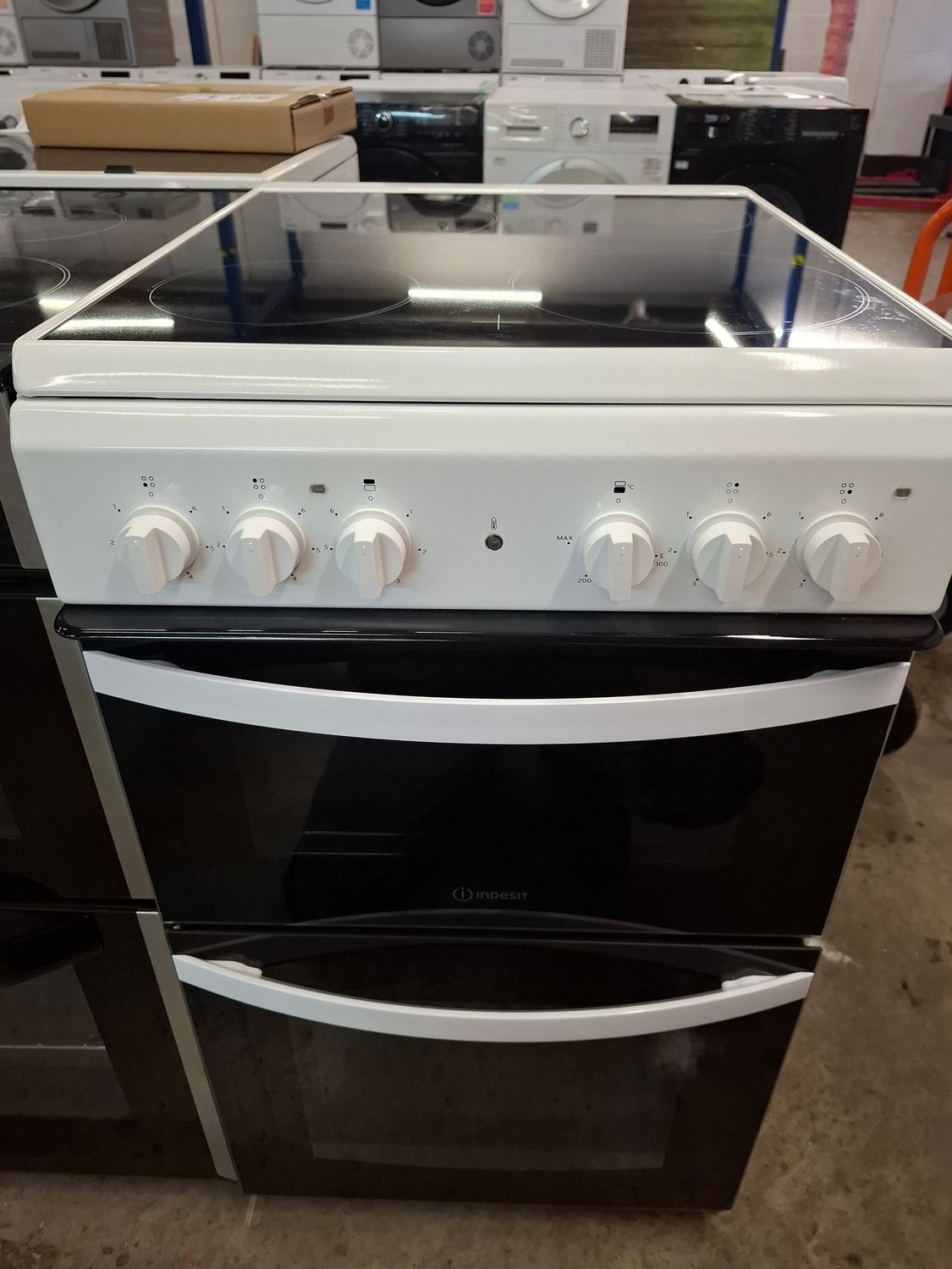 Indesit ID5V92KMWUK 50cm Electric Cooker with Ceramic Hob - White 