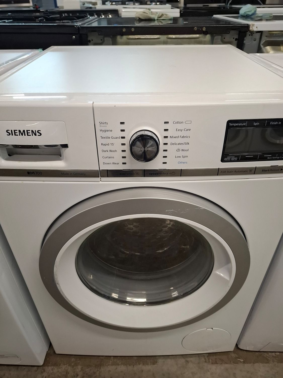 Siemens iQ700 10KG 1600rpm Washing Machine White