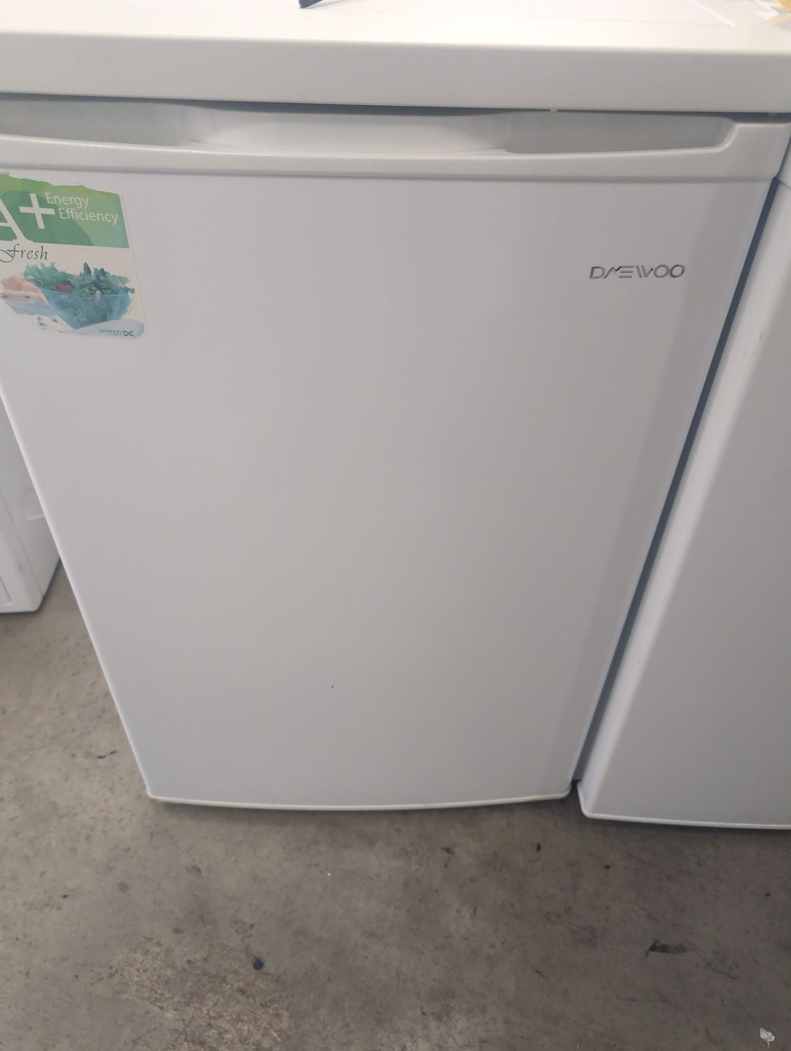 bosch 55cm Under Counter Fridge White