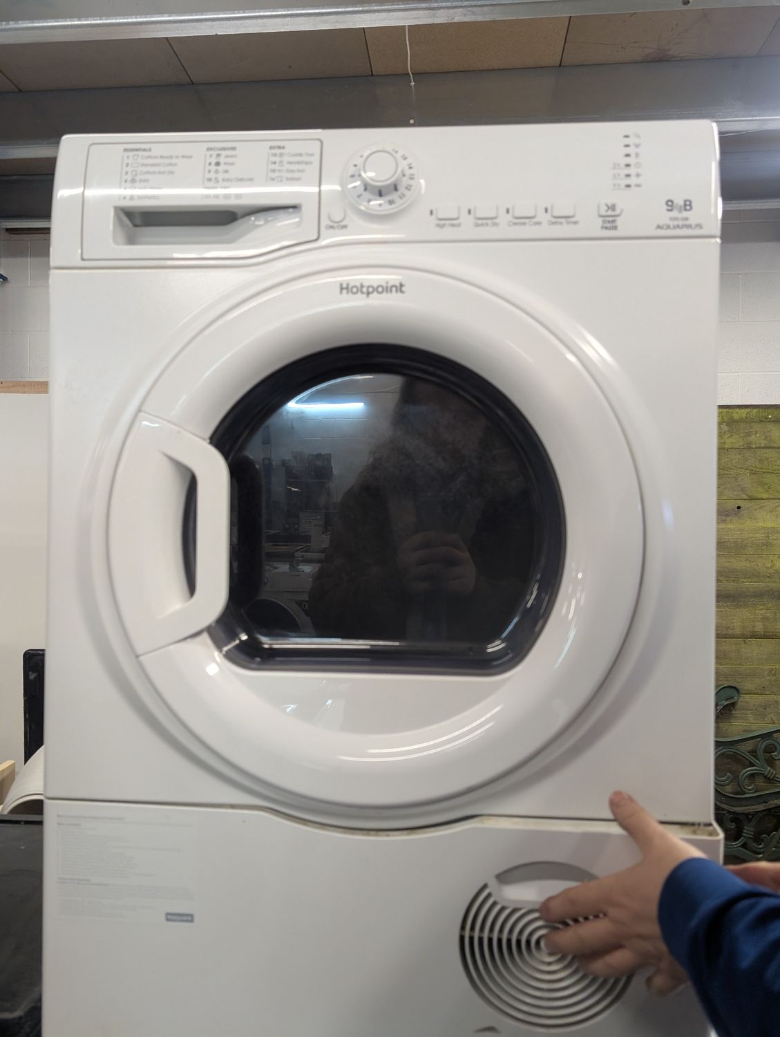 Hotpoint TCFS93BGP  9kg Condenser Dryer White