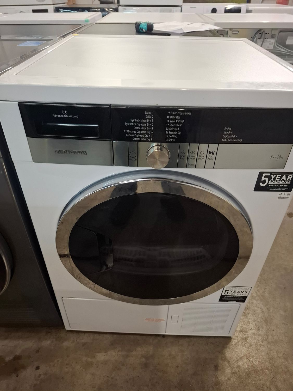 Grundig GTN38250HGCW 8kg Heat Pump Condenser Dryer White