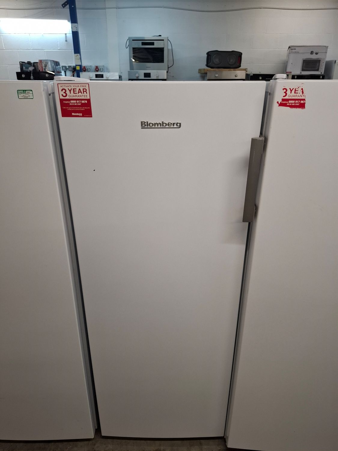 Blomberg FNT4550W Tall Freezer White H147cm W54cm D57cm