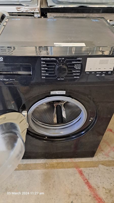 Beko WTG741M1B 7kg Load 1400 Spin Washing Machine Black