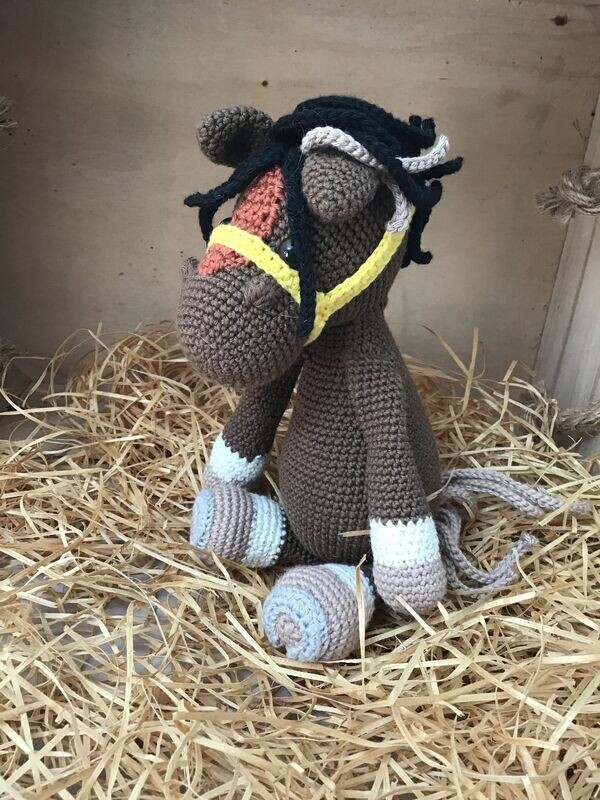 Petit cheval au crochet
